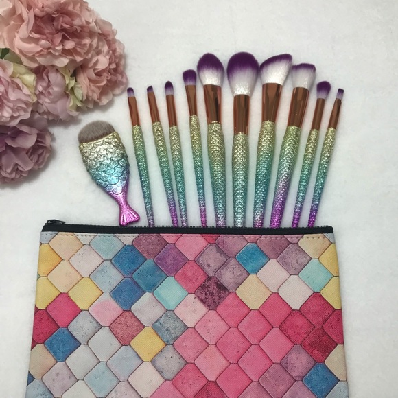 11 Pcs Mermaid Fishtail Makeup Brush Set w/ Bag - Picture 5 of 8